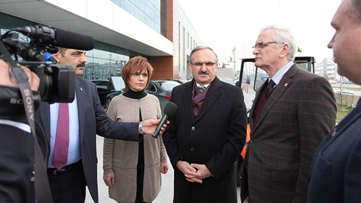 Bursa Valisi Münir Karaloğlu Pilot Taşıt Koltukları Sanayi A.Ş. Fabrikasını ziyaret etti.