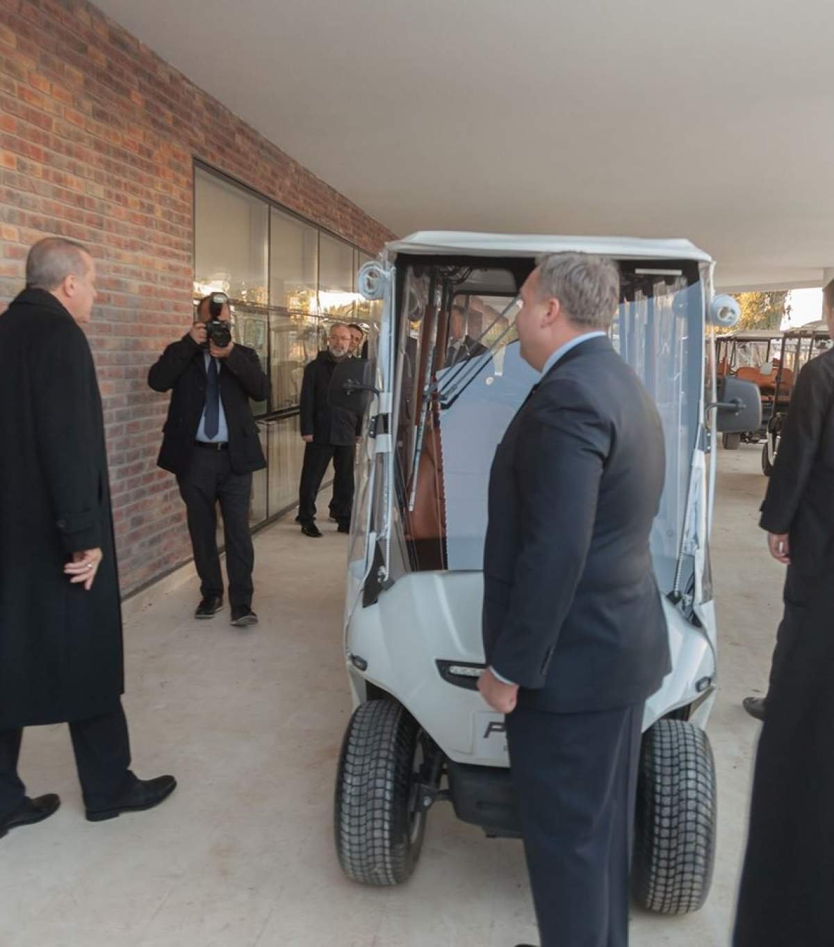 Cumhurbaşkanımız Sayın Recep Tayyip Erdoğan`a ülkemizin gururu Pilotcar Elektrikli Araçlar hakkında bilgi verdik.