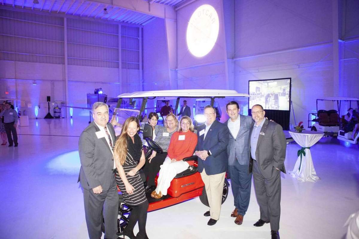 PILOTCAR Florida Naples Jet Center`da