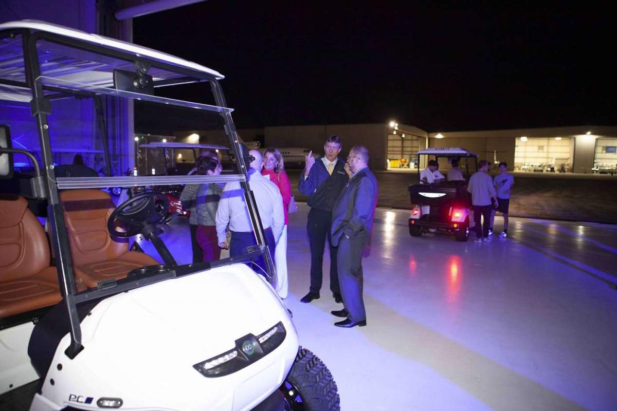 PILOTCAR Florida Naples Jet Center`da