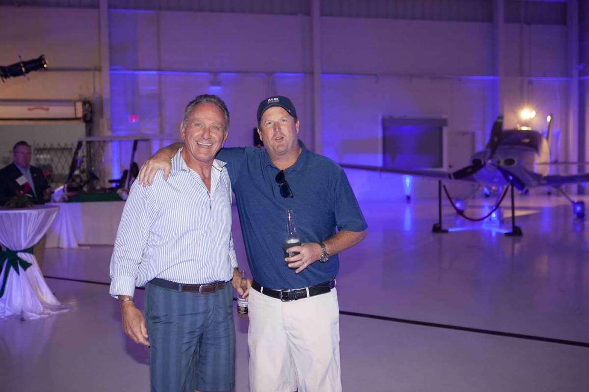 PILOTCAR Florida Naples Jet Center`da