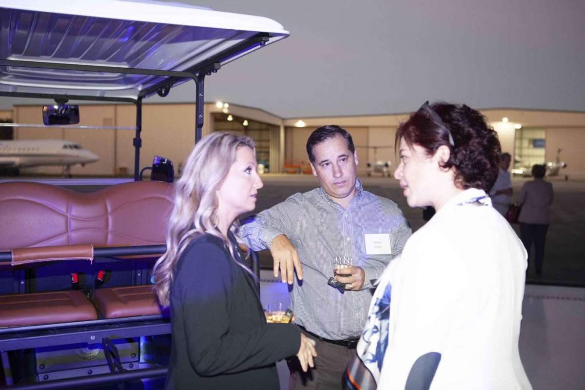 PILOTCAR Florida Naples Jet Center`da