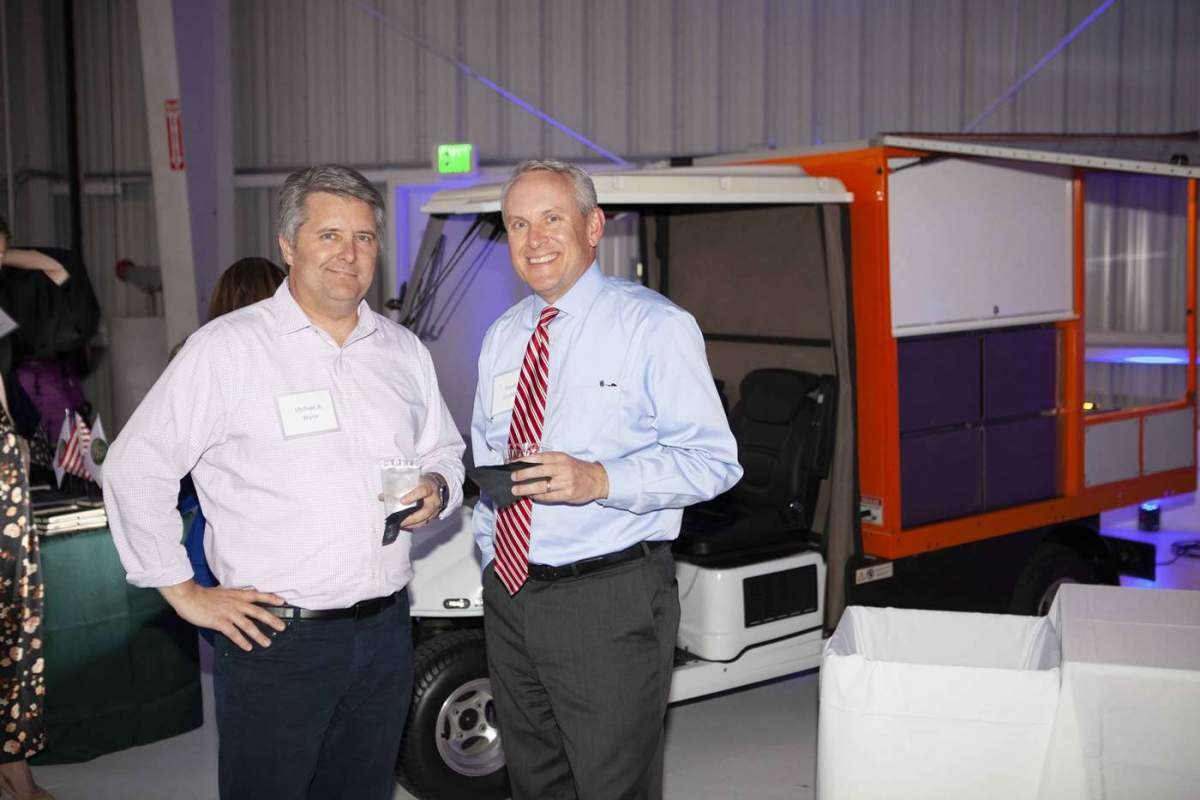 PILOTCAR Florida Naples Jet Center`da