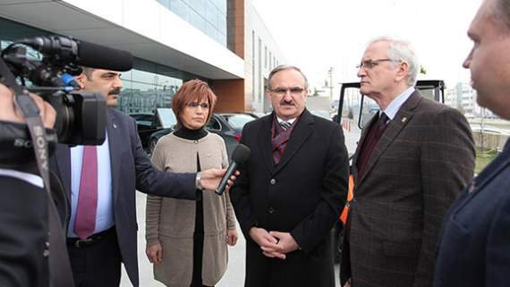 Bursa Valisi Münir Karaloğlu Pilot Taşıt Koltukları Sanayi A.Ş. Fabrikasını ziyaret etti.